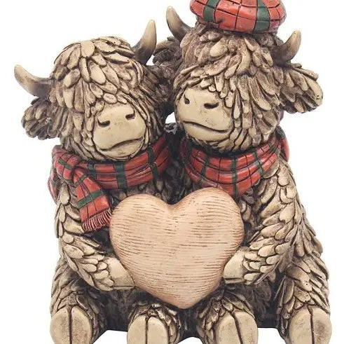 Double Hughie Highland Cow Holding Heart - Click Flowers UK | Fresh Flower Bouquet Delivery in Spalding, Lincolnshire