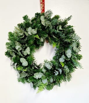 Oasis - Christmas Wreath - Natural - Fresh - Click Flowers UK | Fresh Flower Bouquet Delivery in Spalding, Lincolnshire