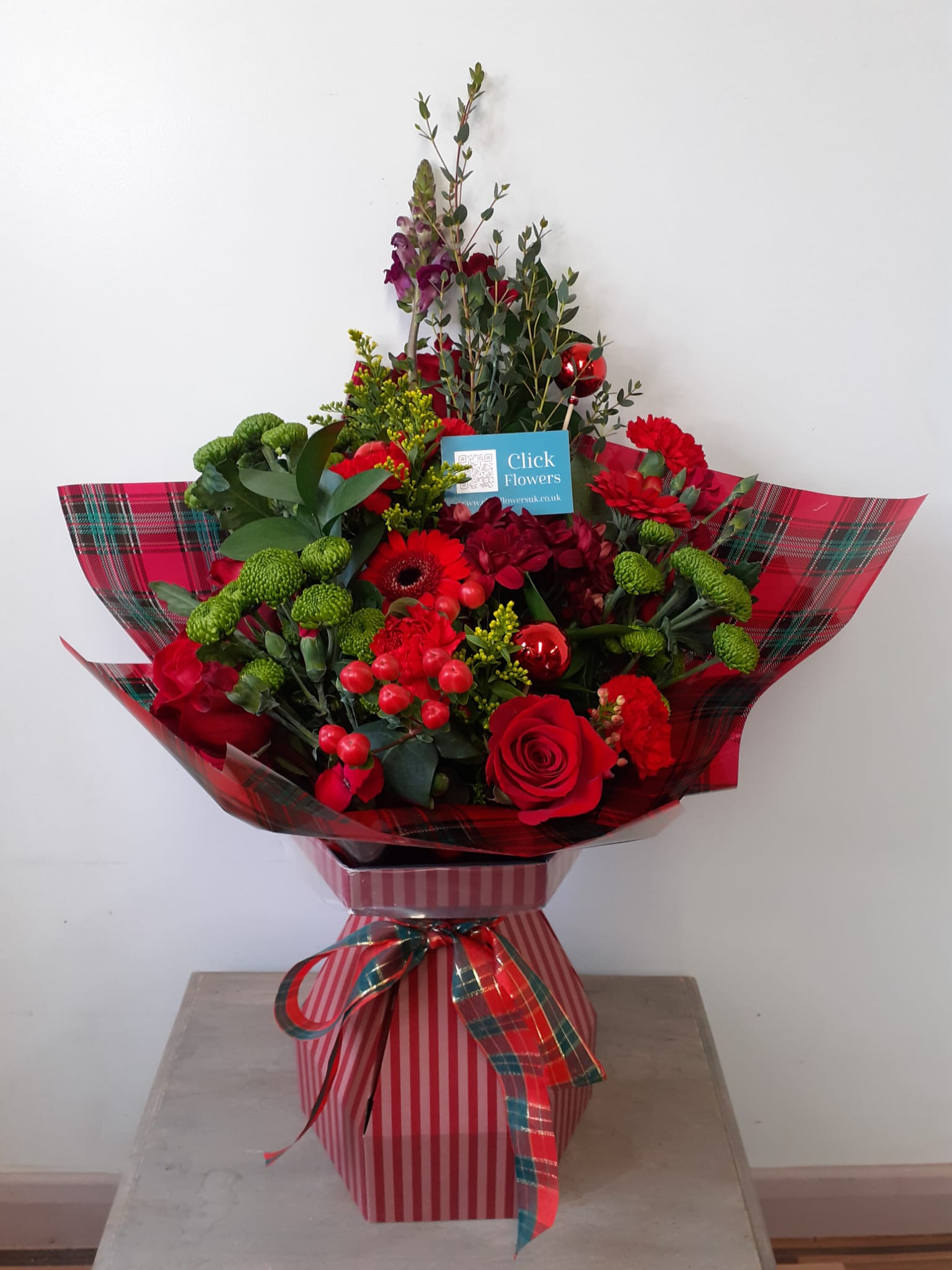 Festive Christmas Bouquet - Click Flowers UK | Fresh Flower Bouquet Delivery in Spalding, Lincolnshire